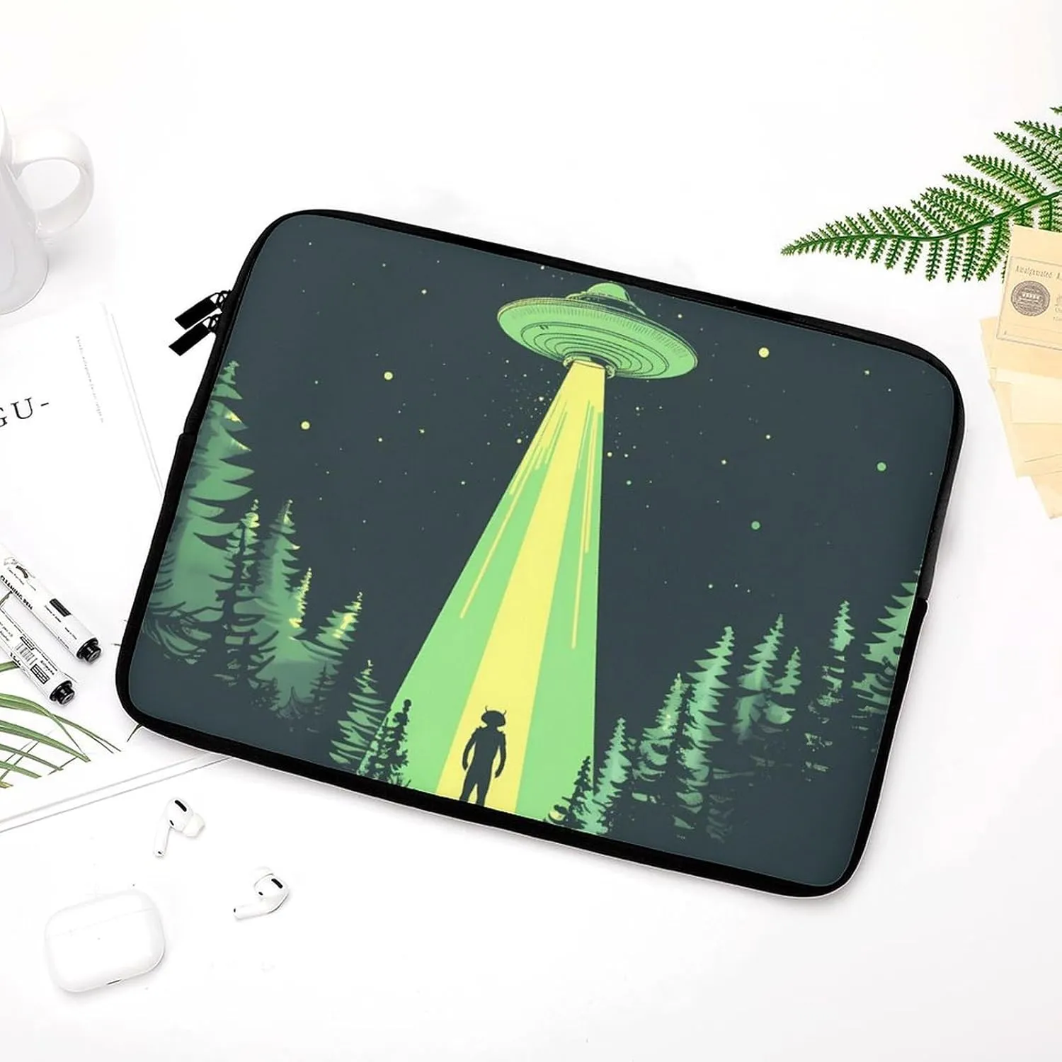 Alien Spaceship at Night Personalized Laptop Bag Business Casual Laptop Cases Slim Computer Bag Briefcase
