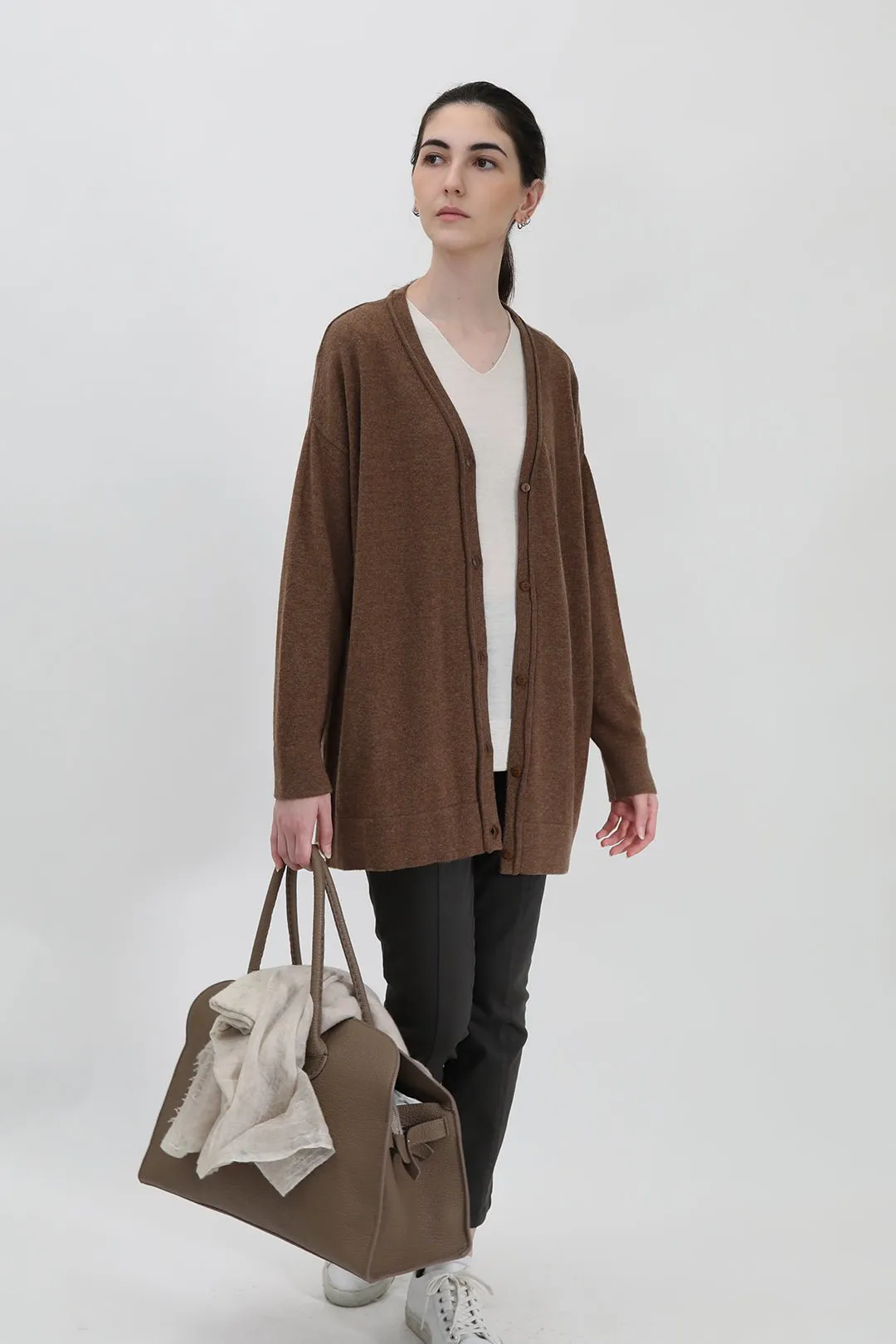 AVERY AMICO BOYFRIEND V NECK IN FINE ITALIAN MERINO