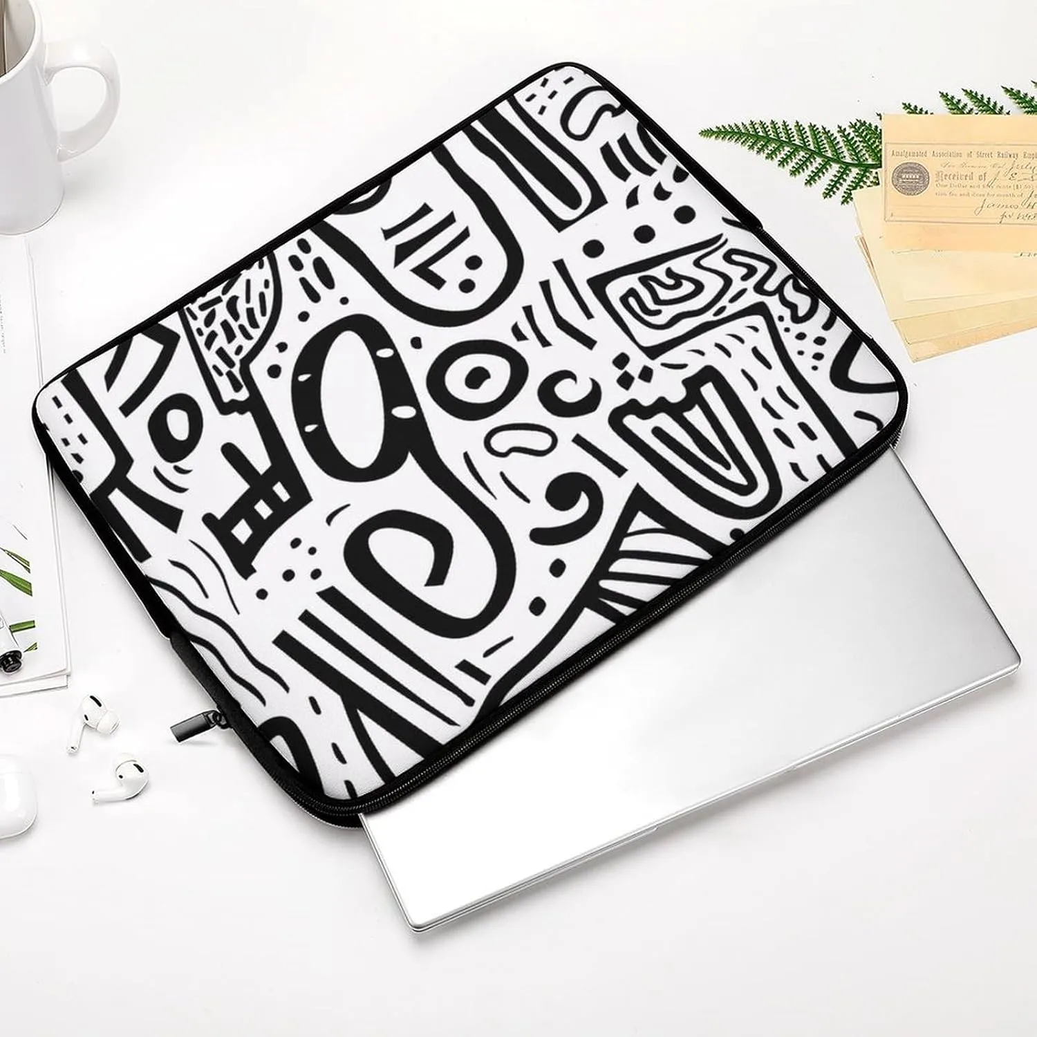 Black and White Graffiti Painting Personalized Laptop Bag Business Casual Laptop Cases Slim Computer Bag Briefcase