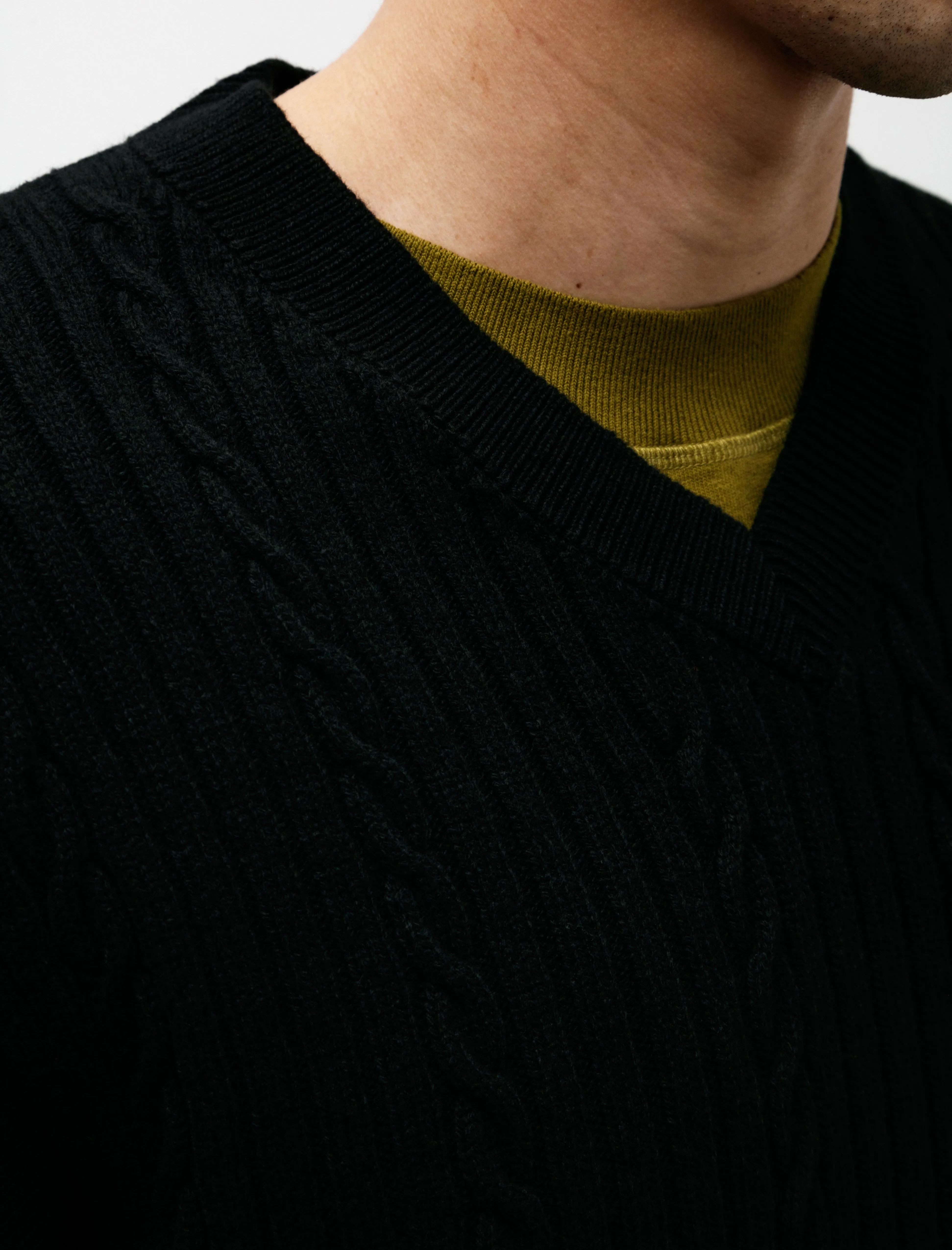 Cable Slipover Irregular Spun Wool Black