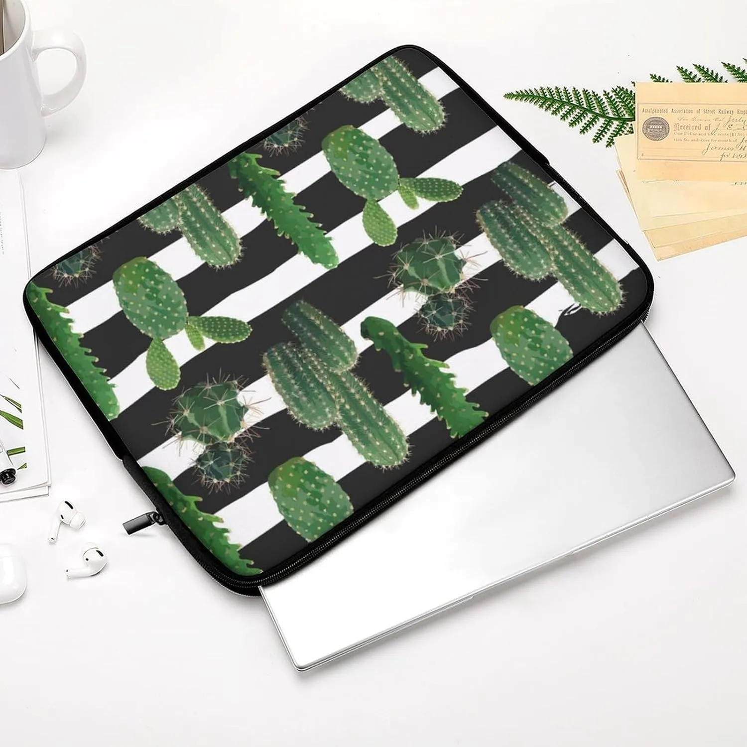 Cactus On Stripes Personalized Laptop Bag Business Casual Laptop Case Slim Computer Bag Briefcase