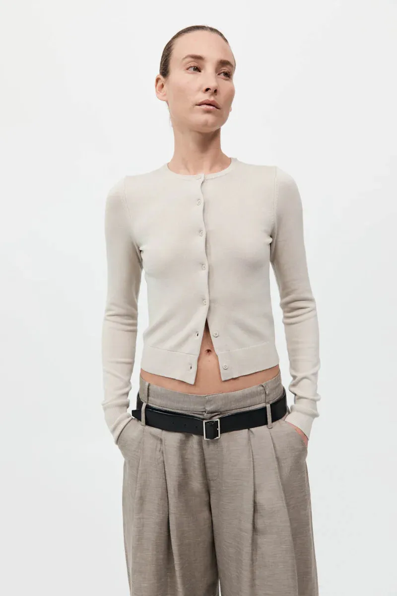 Classic Cardigan in Creme